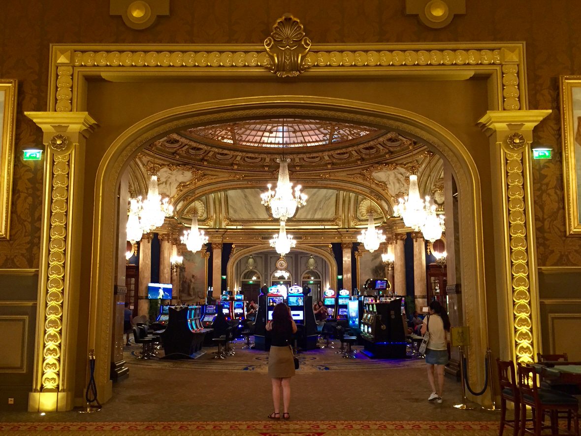 monte carlo casino game party rentals