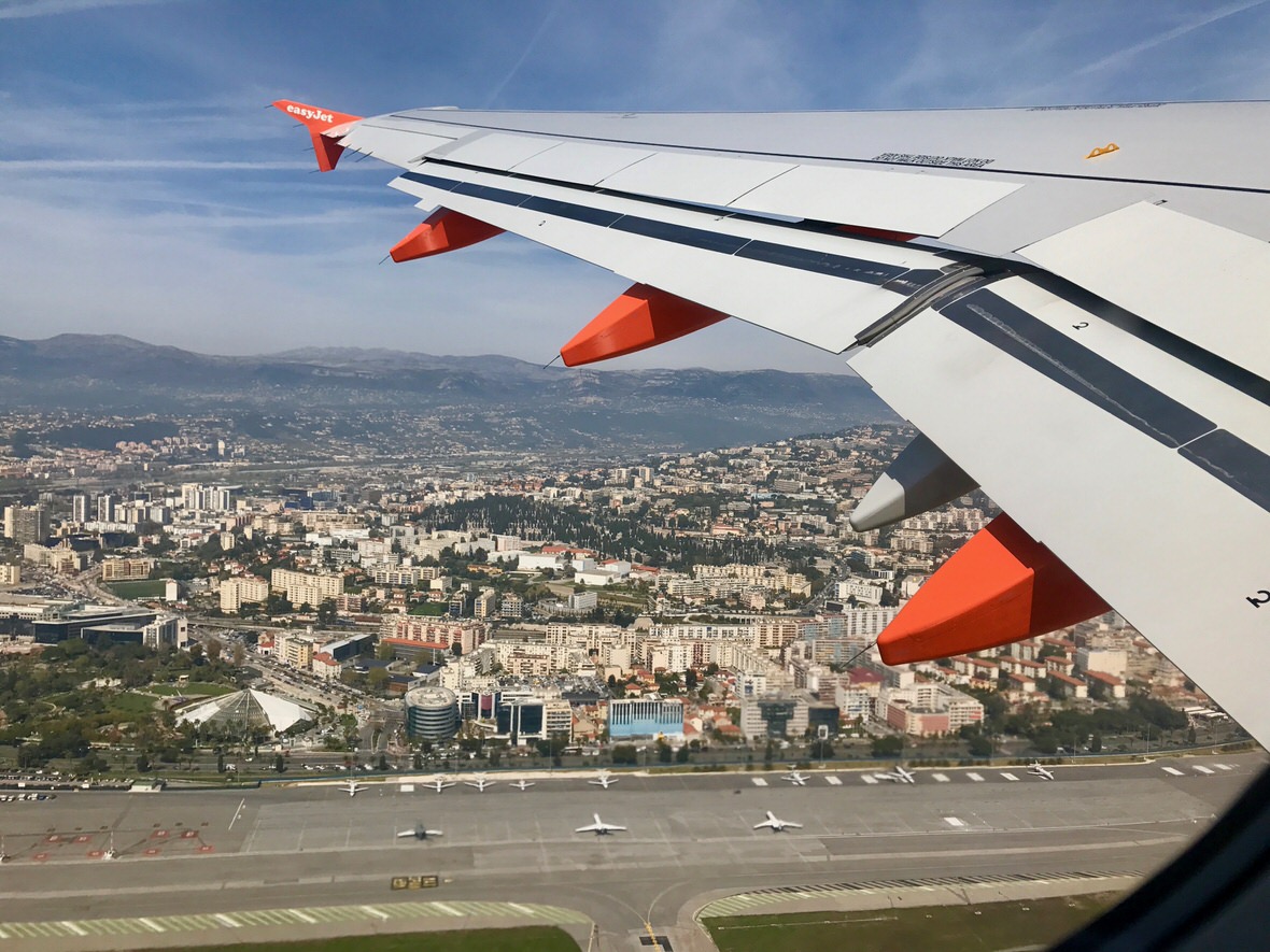 How to get from the airport to the center of Nice and other cities?