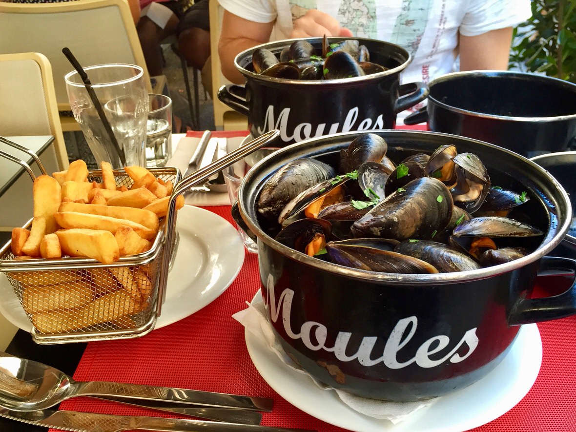 What and where to eat in Nice? Why not the mussels?