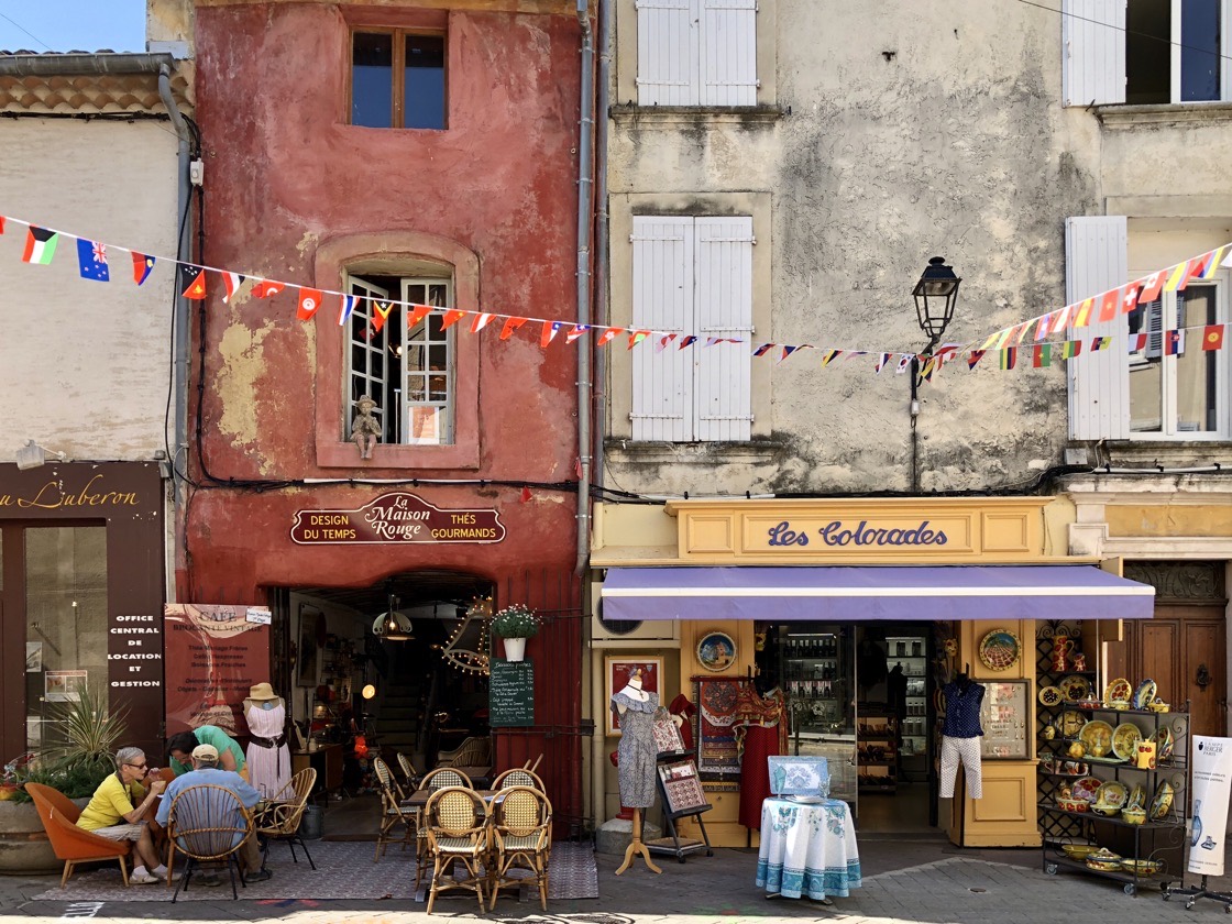 L'Isle-sur-la-Sorgue (Provence) - the capital of antique shops